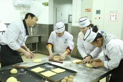 海口與重慶計(jì)算機(jī)服務(wù)與發(fā)展