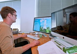 2011年重慶地區(qū)就業(yè)市場(chǎng)透視 計(jì)算機(jī)軟硬件研發(fā)與銷(xiāo)售專(zhuān)業(yè)的機(jī)遇與挑戰(zhàn)